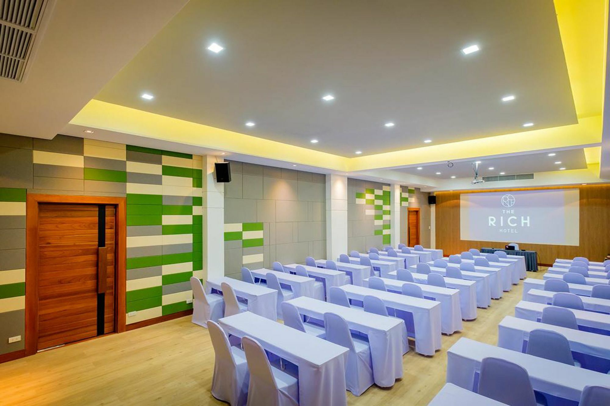 The Rich Hotel Nakhonratchasima Εξωτερικό φωτογραφία