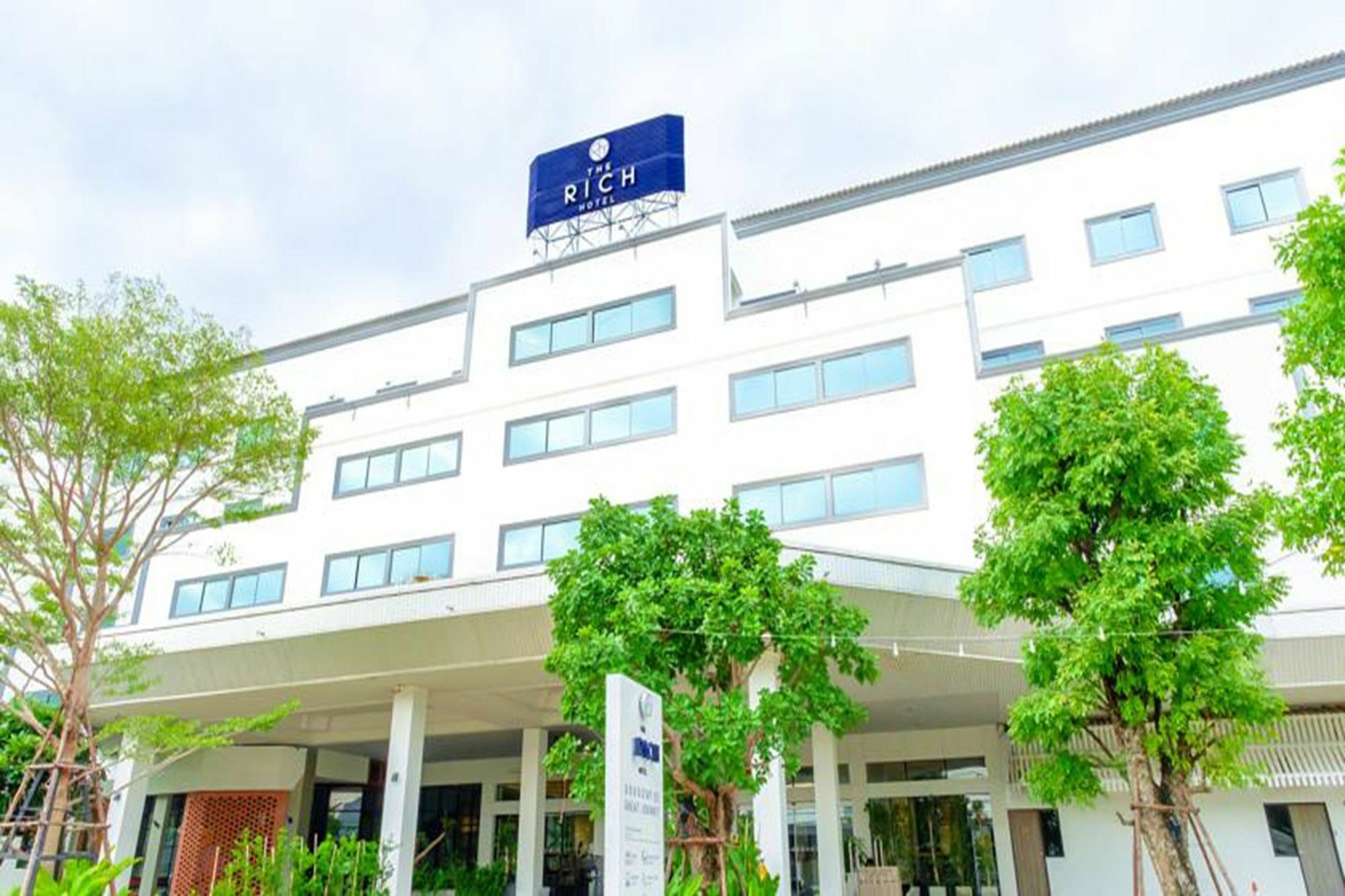 The Rich Hotel Nakhonratchasima Εξωτερικό φωτογραφία